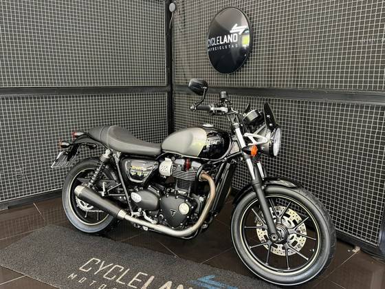 TRIUMPH STREET CUP 